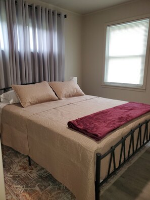 3 bedrooms, WiFi, bed sheets