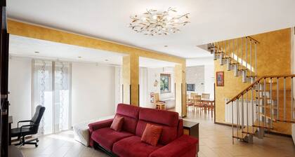 Villa 'Relax' with Mountain View, Wi-Fi and Air Conditioning