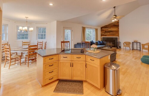 Cozy 4 bedroom house for rent in the heart of the Mountains.  Minutes to Cannon.