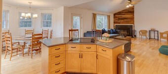 Cozy 4 bedroom house for rent in the heart of the Mountains.  Minutes to Cannon.