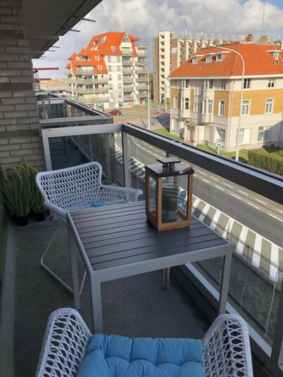 Cosy Dune, trendy apartment with sunny terrace close to beach and shopping street