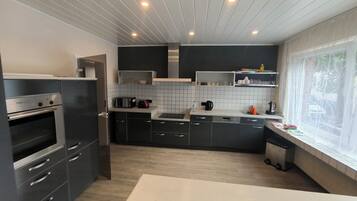 Microwave, oven, stovetop, dishwasher