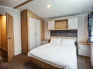 2 habitaciones, decoración personalizada y muebles diferentes 