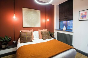 1 bedroom, desk, iron/ironing board, travel cot