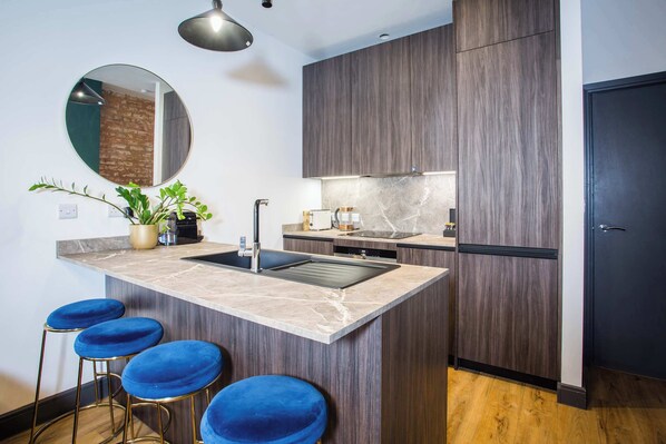 Fridge, microwave, oven, stovetop