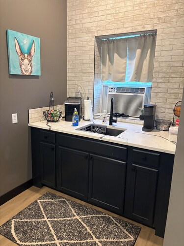 Country retreat within minutes to several towns with outdoor games ,petting farm