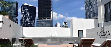 المنطقة المحيطة بالمنشأة