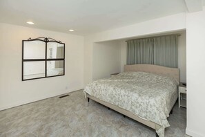 4 室のベッドルーム、WiFi、ベッドシーツ