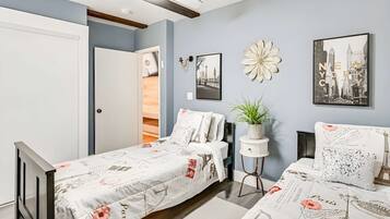 3 habitaciones, tabla de planchar con plancha, wifi y ropa de cama
