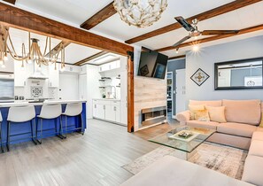 TV, fireplace, offices