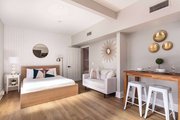 Bügeleisen/Bügelbrett, WLAN, Bettwäsche