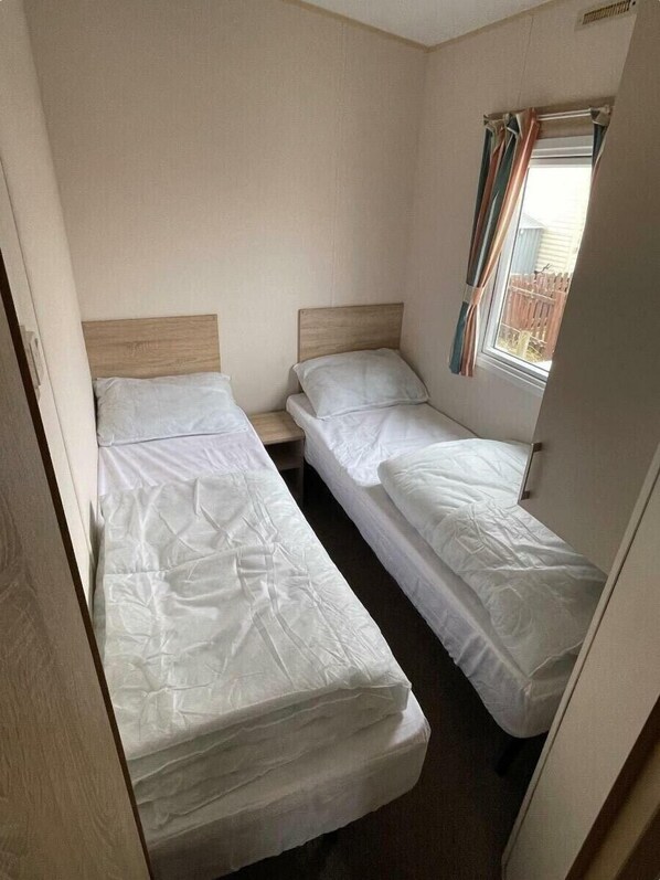 3 habitaciones, decoración personalizada y muebles diferentes