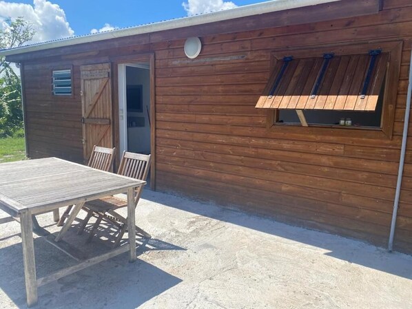 Outdoor dining - Kabana Chill & Surf (ST FRANCOIS)