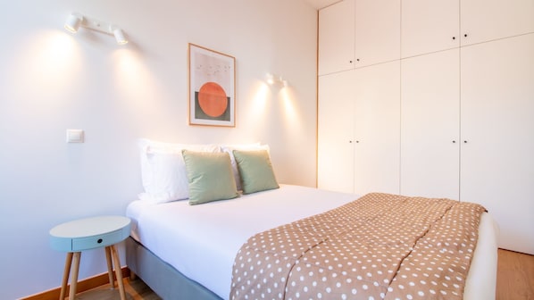 1 bedroom, iron/ironing board, free WiFi, bed sheets