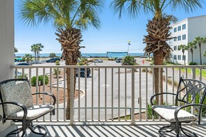 コンドミニアム ベッド (複数台) (Pavilion Palms 105C- The Emerald Jewe) | 施設の敷地