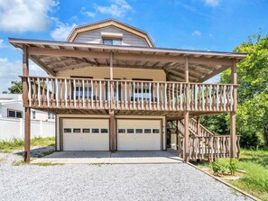 ハウス ベッド (複数台) (Dragonfly Deck) | 外観