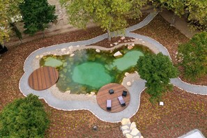 Piscine couverte, piscine extérieure