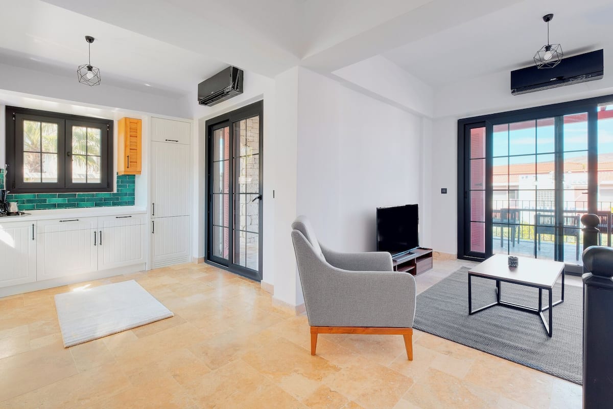 Vila elite, sacada | Ferros/tábuas de passar roupa, Wi-Fi de cortesia