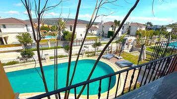 Villa Premium, balcón, vistas a la piscina | Terraza o patio