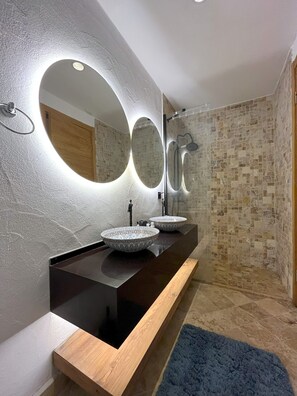 Villa – superior, balkong, bassengutsikt | Bad