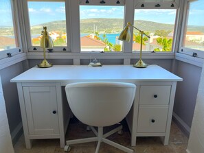 Romantisk villa, bassengutsikt | Oppholdsområde