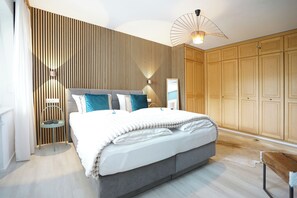 WiFi, bed sheets