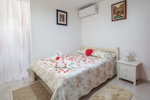 2 chambres, fer et planche à repasser, Wi-Fi gratuit, draps fournis