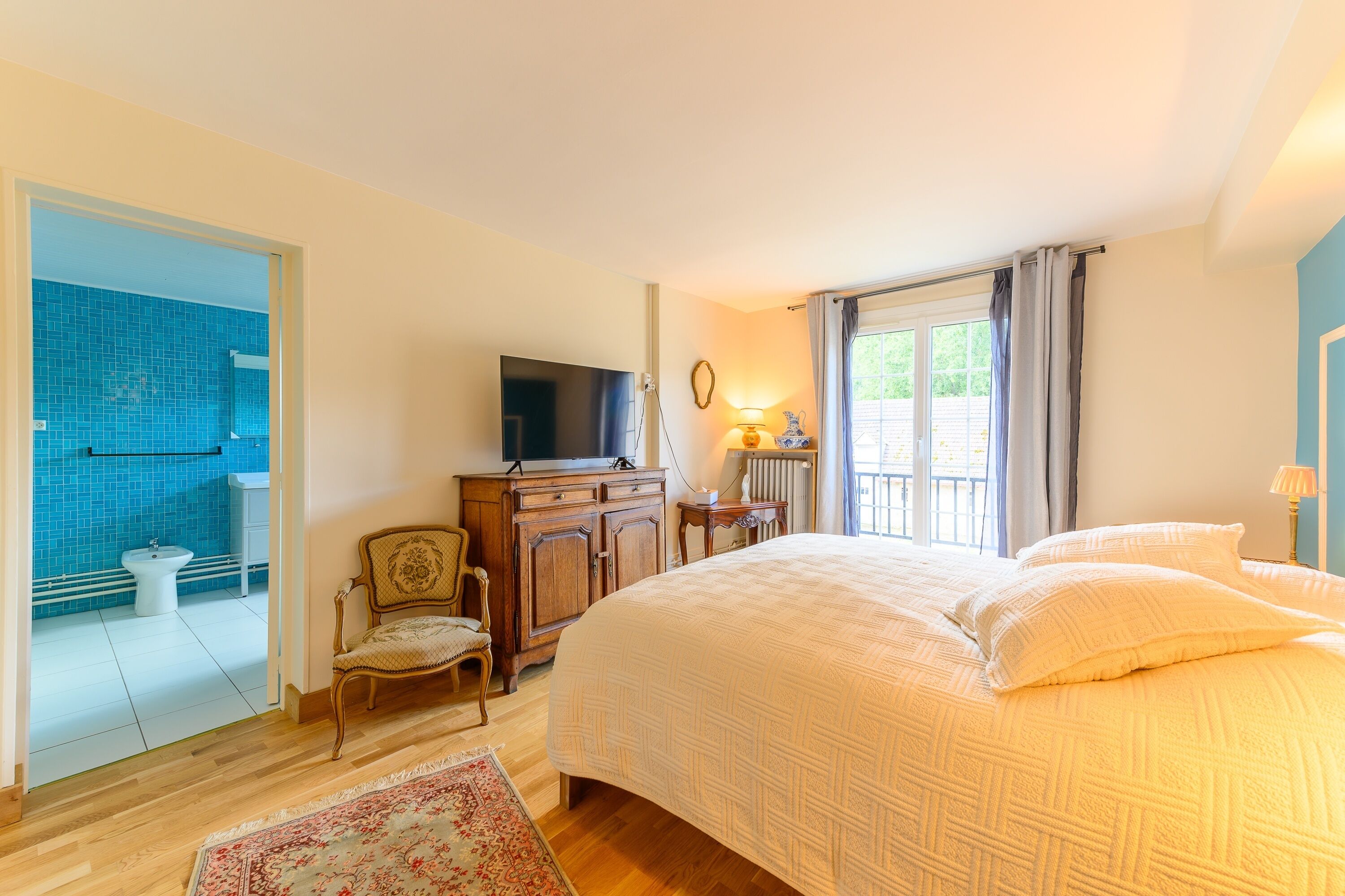 4 quartos, ferros/tábuas de passar roupa, Wi-Fi de cortesia