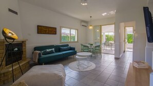 Living area - Villa Due Mari - Retreat by the beach with private pool (Siracusa)