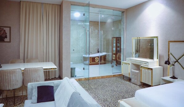 Deluxe Room | Bilik Mandi | Tab mandi dan pancuran berasingan, kelengkapan dandanan diri percuma