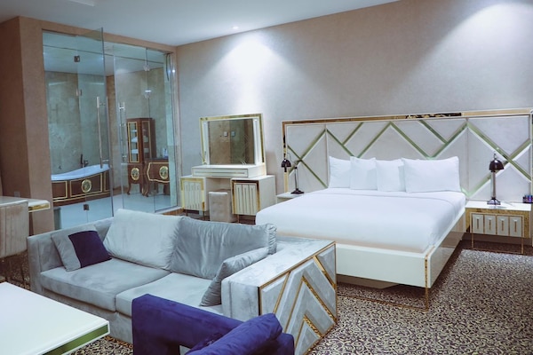 Deluxe Room | Desk, laptop workspace, WiFi (free)
