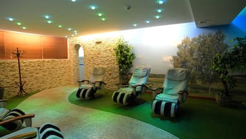 사우나, 온수 욕조, 스팀룸, 전신 트리트먼트, 수치료, 핫스톤 마사지