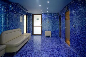 Sauna, hot tub, steam room, body treatments, hydrotherapy