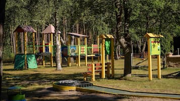 Children’s play area – outdoor