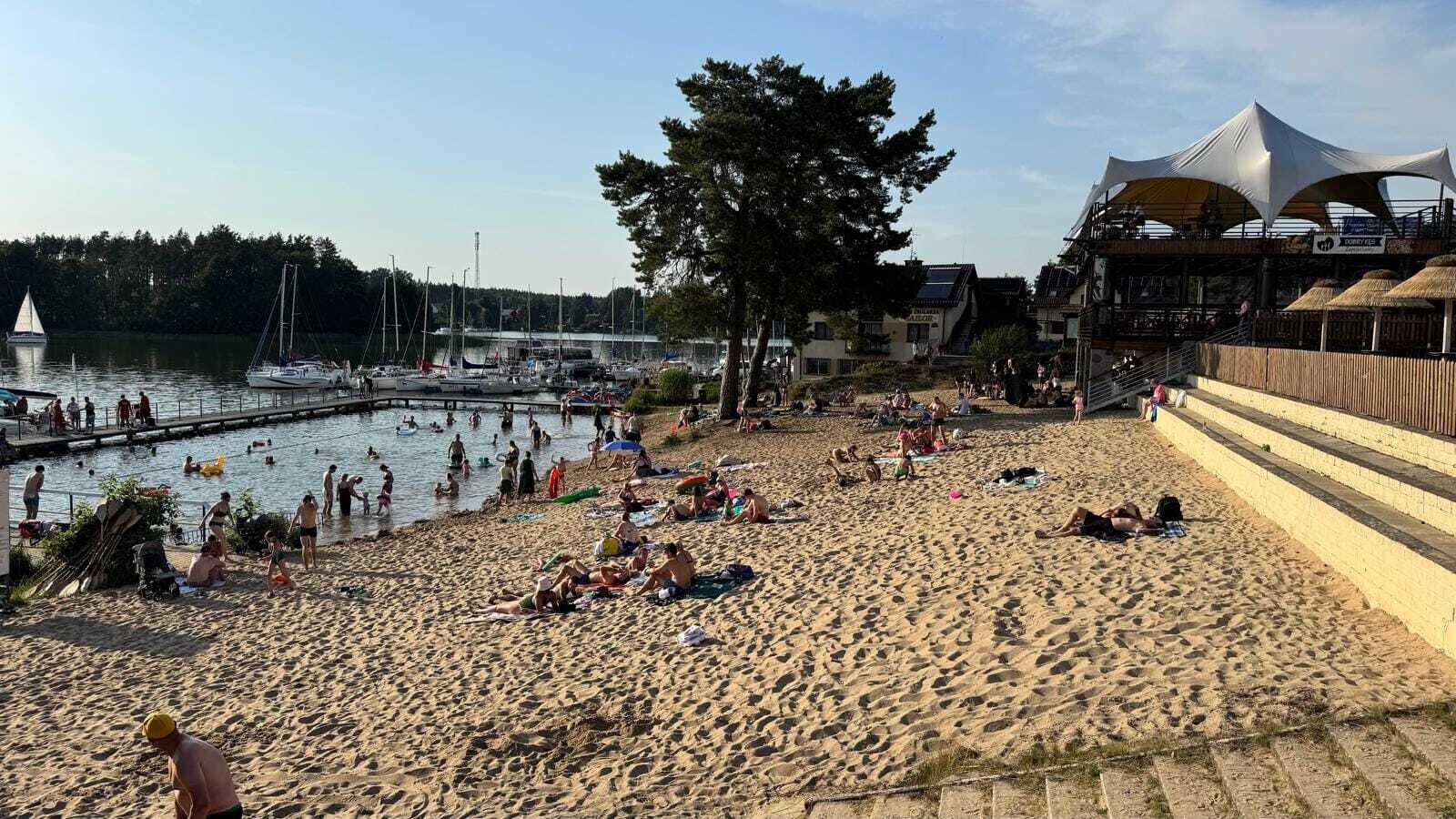 プライベートビーチ、ビーチパラソル