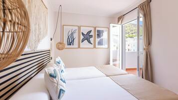 房內夾萬、手提電腦工作空間、遮光窗簾/窗簾、熨斗/熨衫板