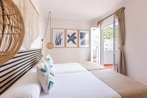 In-room safe, laptop workspace, blackout drapes, iron/ironing board - SES VELES IBIZA HOUSE (Santa Eulalia del Rio)