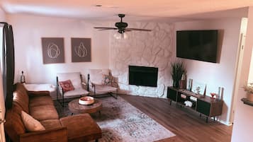 TV, fireplace