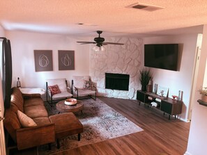 TV, fireplace