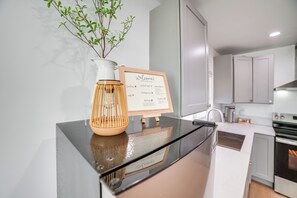 Apartment (2 Bedrooms) | Interior - Work & Play! Apt < 1 Mi to Chino Valley Hospital (Chino)