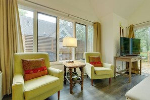 Apartment (1 Bedroom) | Interior - 1/2 Mi to Skiing: Resort Getaway in Sapphire! (Sapphire)