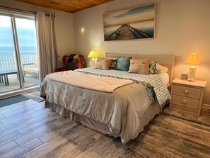 3 bedrooms, free WiFi, bed sheets - Oceanfront Condo & Elevator, Keyless Entry and Views! By Williamson Realty (Ocean Isle Beach)