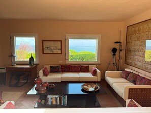 Fireplace - Villa 'S'Incantu' with Sea View, Wi-Fi and Air Conditioning (Portobello)