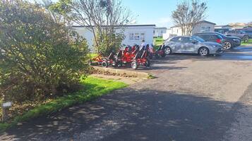 House, 3 Bedrooms, Smoking, Patio | Property grounds