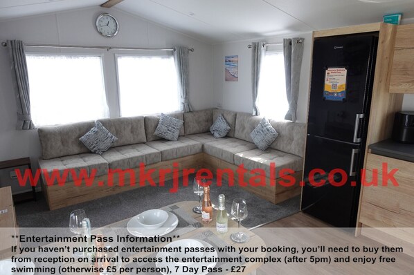 House, 3 Bedrooms, Smoking, Terrace | Ruang tamu