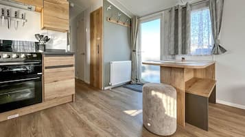 House, 3 Bedrooms, Smoking, Patio | Private kitchen