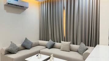 Deluxe Duplex | In-room safe, soundproofing, free WiFi