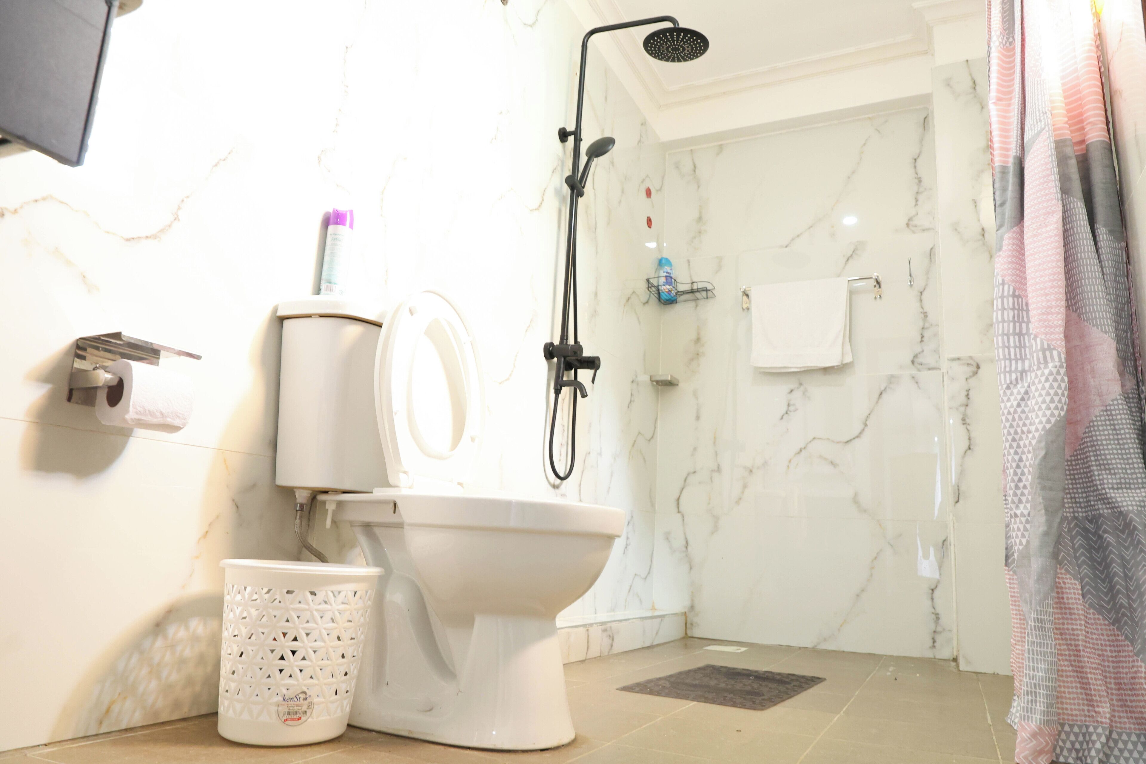 Serviettes fournies, savon, papier toilette