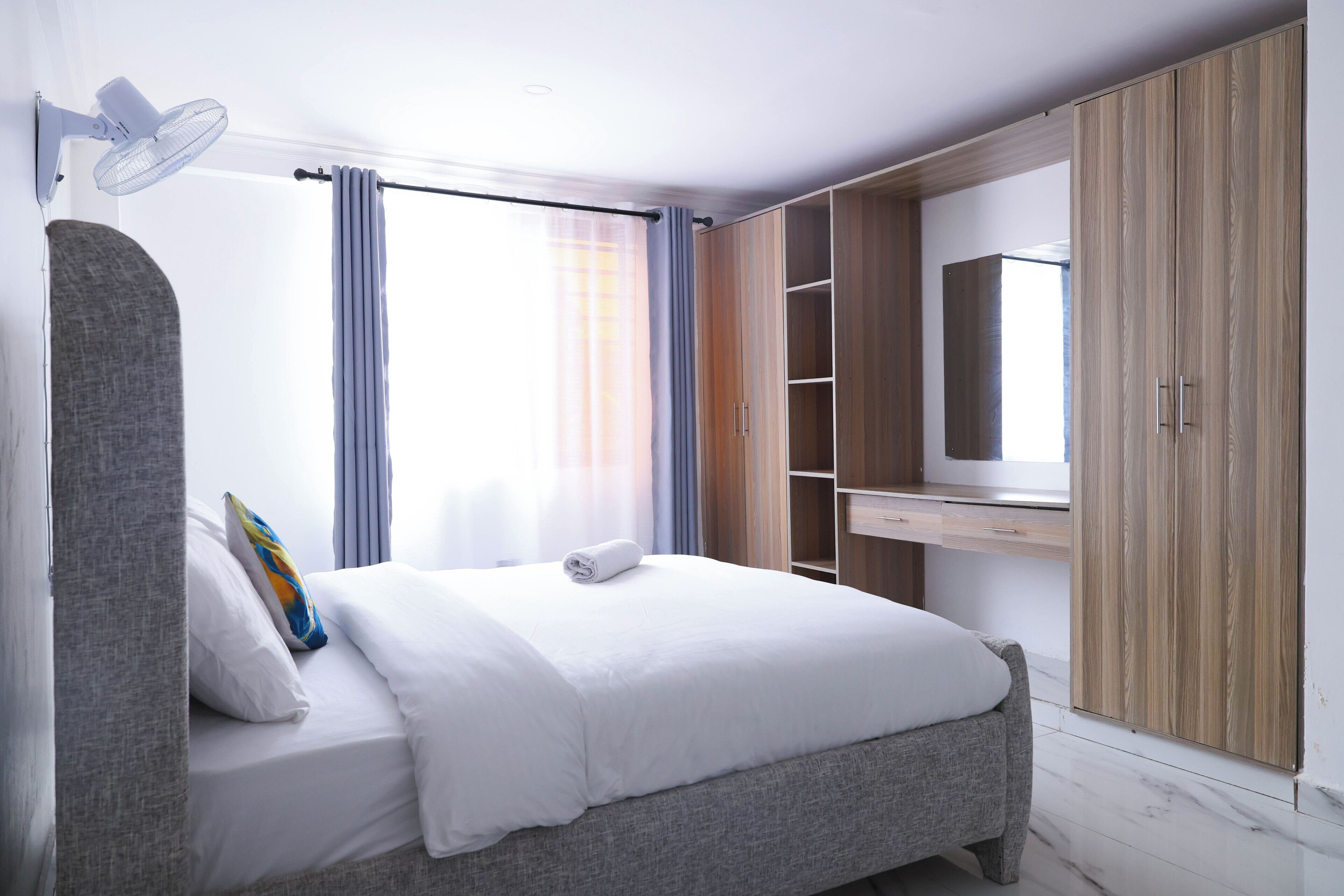 1 chambre, bureau, fer et planche à repasser, Wi-Fi gratuit