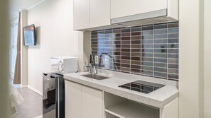 Basic Room, 1 Bedroom (A-201 (Twin / Corner River View))